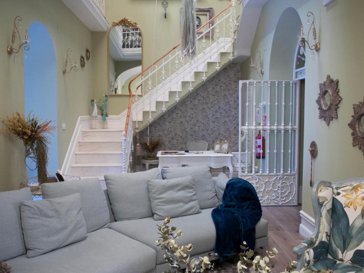 Hotel Boutique Iulia 5 Estrellas Medina de las Torres Екстериор снимка