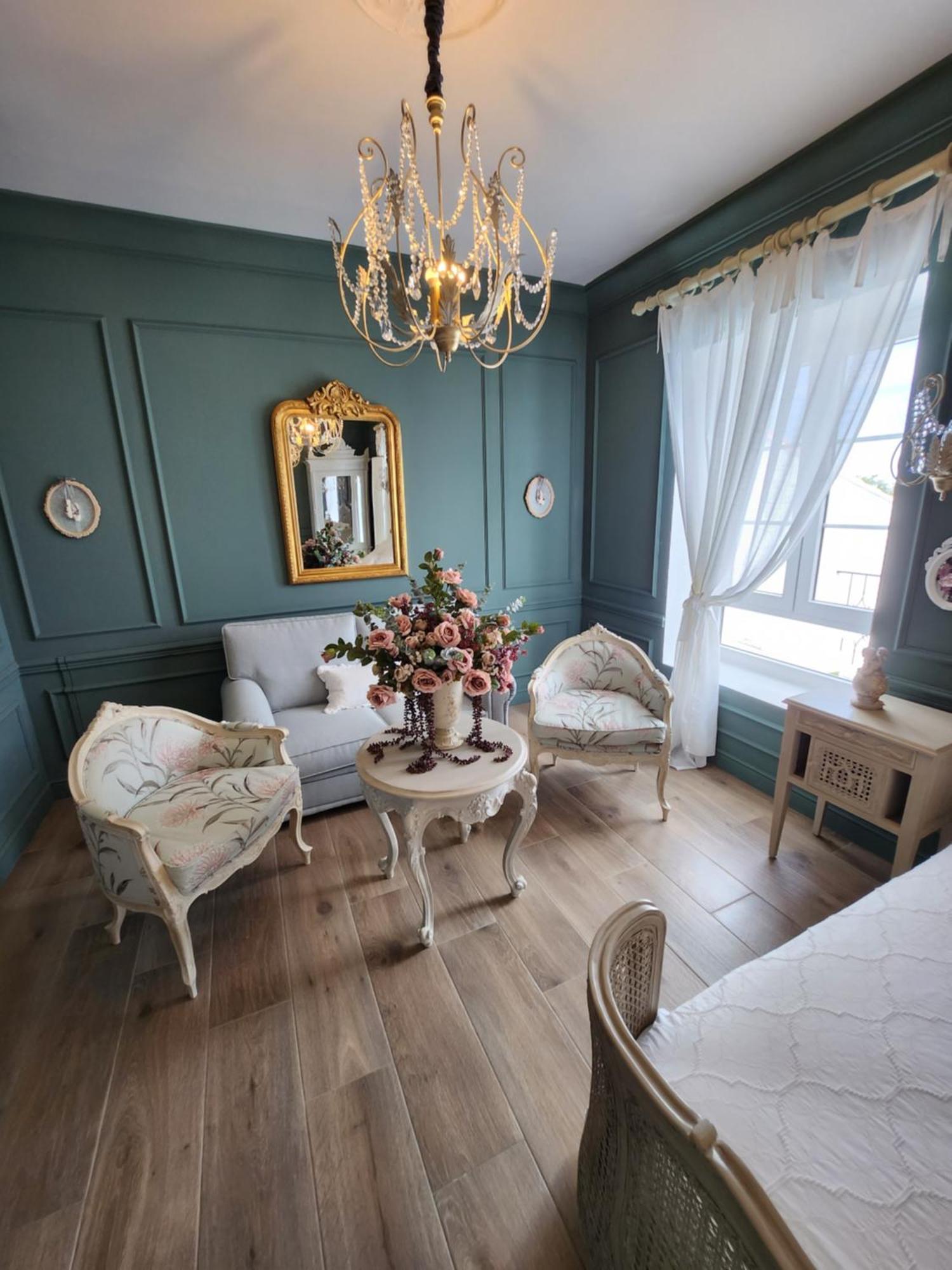 Hotel Boutique Iulia 5 Estrellas Medina de las Torres Екстериор снимка